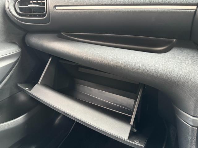 ヤリス Ｘ　ワンオーナー・禁煙車・走行１３００キロ・純正ナビ・Ｂｌｕｅｔｏｏｔｈ・ステアリモコン・バックカメラ・ＥＴＣ・ドラレコ・ブレーキサポート・ソナー・標識認識・オートライト・ハイビーム・保証書（32枚目）