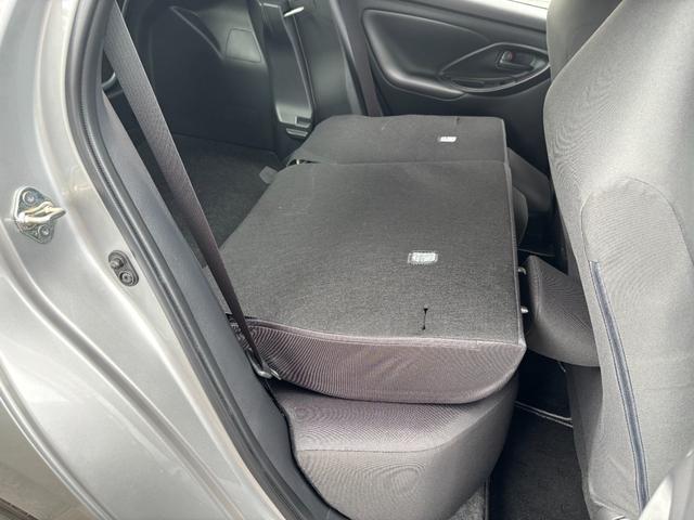 ヤリス Ｘ　ワンオーナー・禁煙車・走行１３００キロ・純正ナビ・Ｂｌｕｅｔｏｏｔｈ・ステアリモコン・バックカメラ・ＥＴＣ・ドラレコ・ブレーキサポート・ソナー・標識認識・オートライト・ハイビーム・保証書（79枚目）