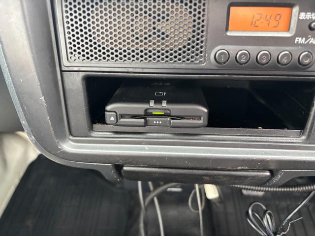 キャリイトラック ＫＵ　・修復歴無し・エアコン・パワステ・５ＭＴ・荷台シート・ユーザー買取車・ナビ・ＥＴＣ・三方開・フロアマット・バイザー（21枚目）