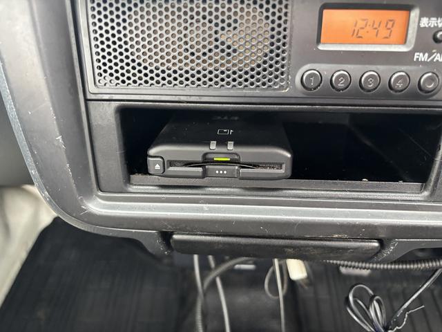キャリイトラック ＫＵ　・修復歴無し・エアコン・パワステ・５ＭＴ・荷台シート・ユーザー買取車・ナビ・ＥＴＣ・三方開・フロアマット・バイザー（51枚目）