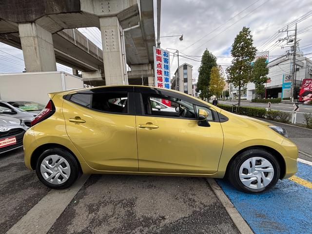 アクア Ｘ　・禁煙車・走行２５００キロ・純正ナビ・Ｂｌｕｅｔｏｏｔｈ・全方位カメラ・ステアリモコン・追従クルコン・車線逸脱支援・舵角支援・ＳＯＳコール・ＬＥＤオートライト・前後ドラレコ・ＥＴＣ・保証書（5枚目）