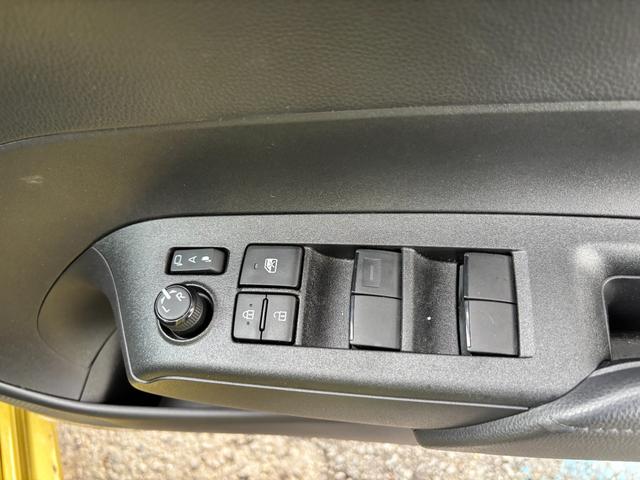 アクア Ｘ　・禁煙車・走行２５００キロ・純正ナビ・Ｂｌｕｅｔｏｏｔｈ・全方位カメラ・ステアリモコン・追従クルコン・車線逸脱支援・舵角支援・ＳＯＳコール・ＬＥＤオートライト・前後ドラレコ・ＥＴＣ・保証書（42枚目）