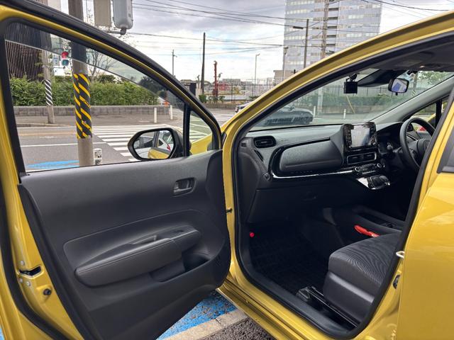 アクア Ｘ　・禁煙車・走行２５００キロ・純正ナビ・Ｂｌｕｅｔｏｏｔｈ・全方位カメラ・ステアリモコン・追従クルコン・車線逸脱支援・舵角支援・ＳＯＳコール・ＬＥＤオートライト・前後ドラレコ・ＥＴＣ・保証書（47枚目）