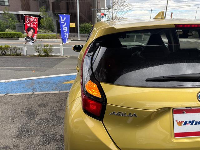 アクア Ｘ　・禁煙車・走行２５００キロ・純正ナビ・Ｂｌｕｅｔｏｏｔｈ・全方位カメラ・ステアリモコン・追従クルコン・車線逸脱支援・舵角支援・ＳＯＳコール・ＬＥＤオートライト・前後ドラレコ・ＥＴＣ・保証書（78枚目）