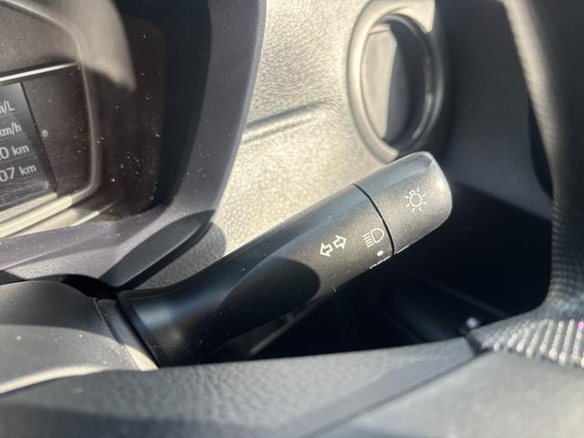 カローラアクシオ ハイブリッド EX ・禁煙車・純正ナビ・Bluetooth・バックカメラ・ETC・トヨタセーフティセンス・ブレーキサポート・車線逸脱警報・先行車発進お知らせ・ソナー・プッシュスタート・スマートキー(20枚目)