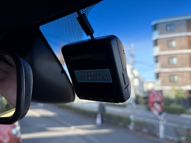 Ｎ－ＯＮＥ プレミアム　・禁煙車・純正ナビ・Ｂｌｕｅｔｏｏｔｈ・バックカメラ・ＥＴＣ・ドラレコ・クルコン・衝突軽減ブレーキ・誤発進抑制・オートライト・チップアップシート・ハーフレザーシート・スマートキー・プッシュスタート（4枚目）