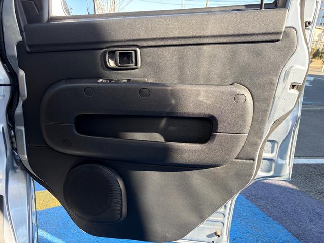 ピクシスバン クルーズ　ＳＡＩＩＩ　修復歴無し・禁煙車・純正７インチナビ・Ｂｌｕｅｔｏｏｔｈ・バックカメラ・衝突軽減ブレーキ・誤発進抑制機能・先行車発進・オートライト・オートハイビーム・ＥＴＣ・オーバーヘッドシェルフ（36枚目）