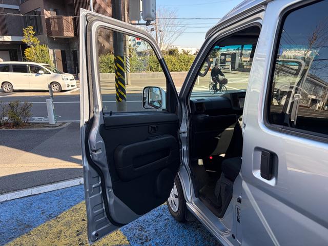 ピクシスバン クルーズ　ＳＡＩＩＩ　修復歴無し・禁煙車・純正７インチナビ・Ｂｌｕｅｔｏｏｔｈ・バックカメラ・衝突軽減ブレーキ・誤発進抑制機能・先行車発進・オートライト・オートハイビーム・ＥＴＣ・オーバーヘッドシェルフ（41枚目）