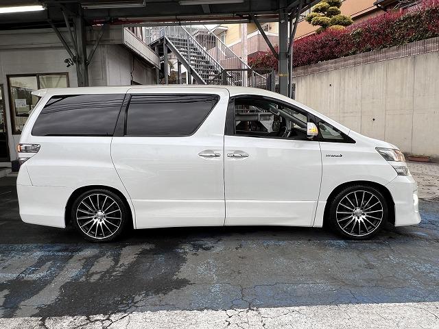 ＺＲ　修復歴無し・禁煙車・８型ナビＴＶ・１０型後席モニター・両側パワースライドドア・パワーバックドア・１９アルミ・純正エアロ・ＥＴＣ・スマートキー・プッシュスタート・ローダウン・７人乗り(15枚目)