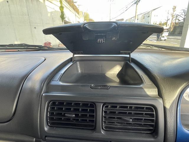 インプレッサ WRXタイプRA リミテッド 修復歴無し・特別仕様車・1000台限定車・シリアルNO803・純正エアロ・大型リアスポ・16アルミ・専用555シート・ETC・柿本改マフラー・ブリッツ車高調・タイミングベルト交換済み(32枚目)