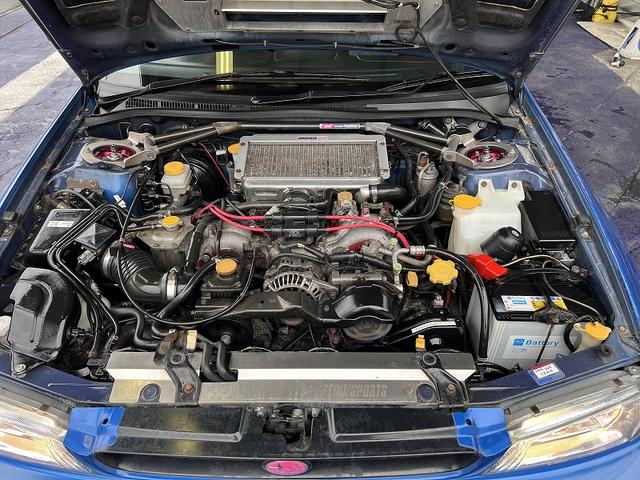 インプレッサ ＷＲＸ　ＲＡ　ＳＴｉバージョンＩＶ　Ｖ　ＬＴＤ　修復歴無し・純正５速ＭＴ・タイベル交換済み・ブリッツ車高調・スピードライン１６アルミ・フジツボマフラー・ルーフベンチレーター・ＳＴＩマッドフラップ・ＳＴＩタワーバー・ＳＴＩセミバケ・社外キーレス・（5枚目）