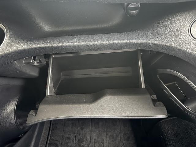 シエンタ ハイブリッドＧ　修復歴無し・禁煙車・ワンオーナー車・ナビ・フルセグ・ＢＴ・ＡＵＸ・ＥＴＣ・バックカメラ・ドラレコ・両側パワスラ・シートヒーター・スマートキー・プッシュスタート・（30枚目）