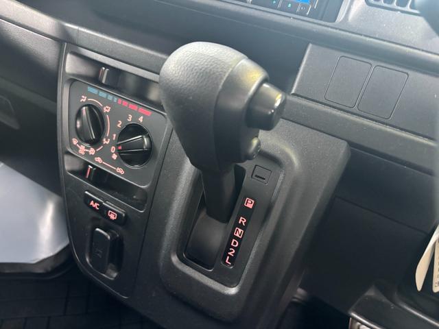 ハイゼットカーゴ ＤＸ　ＳＡＩＩＩ　修復歴無・禁煙車・ワンオーナー・キーレス・ナビＴＶ・バックモニタ・オーバーヘッドコンソール・ドライブレコーダ・ＤＶＤ再生・ＥＴＣ・ドアバイザー・フロアマット・ＬＥＤオートライト・スマートアシストＩＩＩ（26枚目）