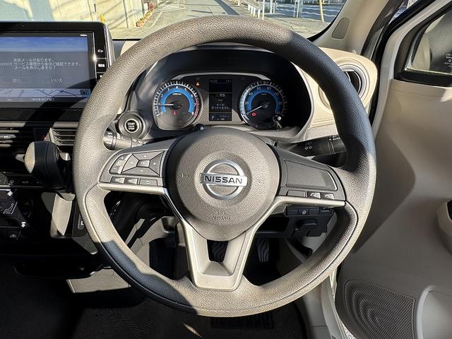 デイズ Ｘ　修復歴無し・禁煙車・ワンオーナー・９インチナビ・フルセグ・アラウンドビューモニター・ＢＴ・ＣＤ・ＤＶＤ・エマージェンシーブレーキ・ドラレコ・クリアランスソナー・オートライト・純正アルミ・（22枚目）