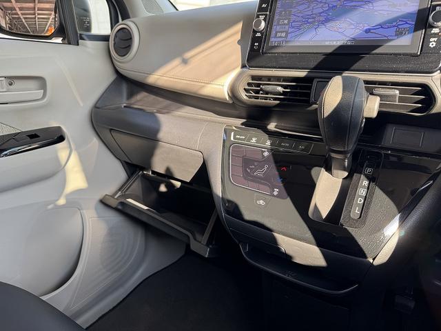 デイズ Ｘ　修復歴無し・禁煙車・ワンオーナー・９インチナビ・フルセグ・アラウンドビューモニター・ＢＴ・ＣＤ・ＤＶＤ・エマージェンシーブレーキ・ドラレコ・クリアランスソナー・オートライト・純正アルミ・（40枚目）