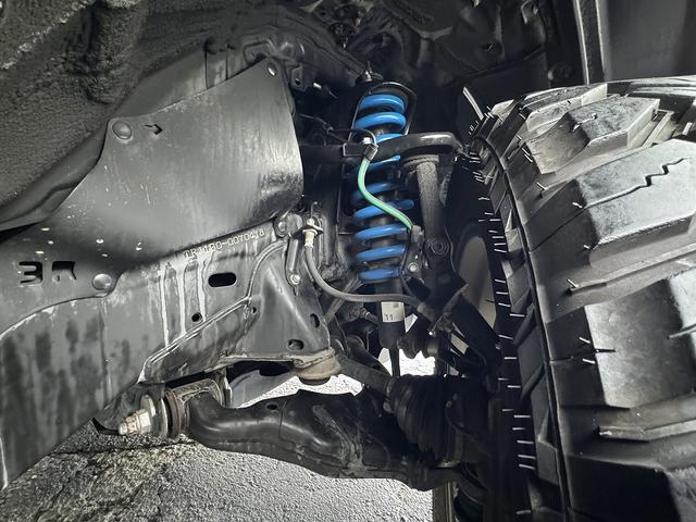 ランドクルーザープラド ＴＸ　ユーザー買取車両・７人乗り・ルーフレール・ＪＡＯＳ２０アルミ・２７５／５５／２０マッドタイヤ・リフトアップ・外クラシックグリル・サイドステップ・バンパーガード・サンルーフ・バックモニター・ナビＴＶ（6枚目）