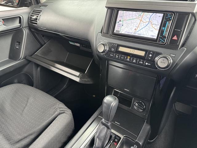 ランドクルーザープラド ＴＸ　ユーザー買取車両・７人乗り・ルーフレール・ＪＡＯＳ２０アルミ・２７５／５５／２０マッドタイヤ・リフトアップ・外クラシックグリル・サイドステップ・バンパーガード・サンルーフ・バックモニター・ナビＴＶ（33枚目）