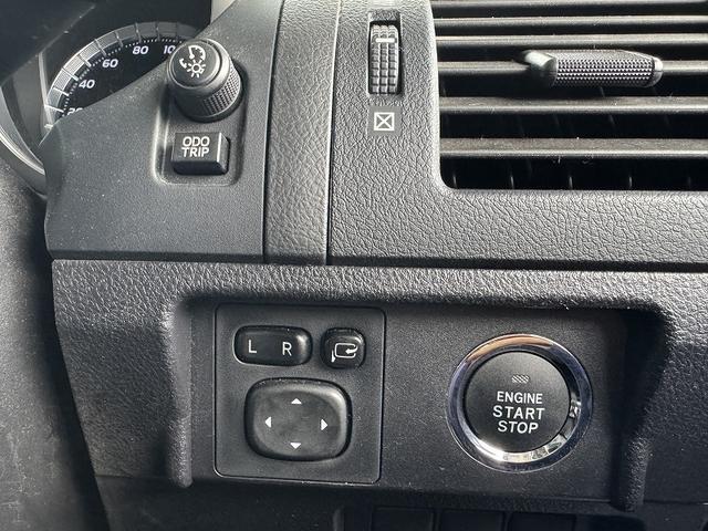 ランドクルーザープラド ＴＸ　ユーザー買取車両・７人乗り・ルーフレール・ＪＡＯＳ２０アルミ・２７５／５５／２０マッドタイヤ・リフトアップ・外クラシックグリル・サイドステップ・バンパーガード・サンルーフ・バックモニター・ナビＴＶ（43枚目）