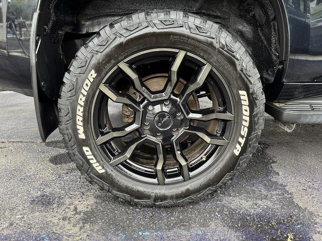 ランドクルーザープラド ＴＸ　ユーザー買取車両・７人乗り・ルーフレール・ＪＡＯＳ２０アルミ・２７５／５５／２０マッドタイヤ・リフトアップ・外クラシックグリル・サイドステップ・バンパーガード・サンルーフ・バックモニター・ナビＴＶ（57枚目）