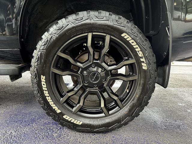 ランドクルーザープラド ＴＸ　ユーザー買取車両・７人乗り・ルーフレール・ＪＡＯＳ２０アルミ・２７５／５５／２０マッドタイヤ・リフトアップ・外クラシックグリル・サイドステップ・バンパーガード・サンルーフ・バックモニター・ナビＴＶ（58枚目）