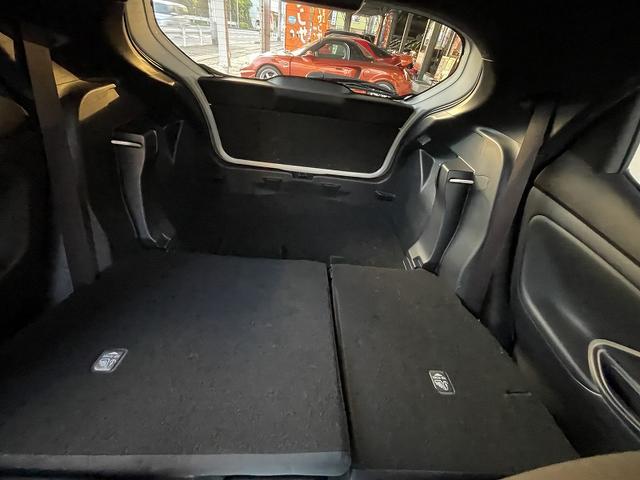 ヤリス Ｘ　禁煙車・純正ナビ・ＢＴ・バックカメラ・トヨタセーフティセンス・レーンアシスト・ＥＴＣ・クリアランスソナー・スマートキー・プッシュスタート・オートリトラミラー・（57枚目）