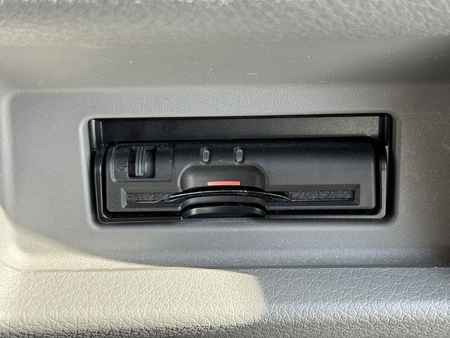 NV350キャラバンバン ロングプレミアムGX 修復歴無し・禁煙車・ナビ・バックカメラ・BT・CD・DVD・ETC・ドラレコ・リアエアコン・ベッドキット・フルフラットシート・両側スライドドア・HIDライト・スマートキー・プッシュスタート・(5枚目)