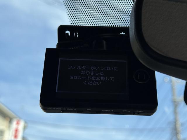 NV350キャラバンバン ロングプレミアムGX 修復歴無し・禁煙車・ナビ・バックカメラ・BT・CD・DVD・ETC・ドラレコ・リアエアコン・ベッドキット・フルフラットシート・両側スライドドア・HIDライト・スマートキー・プッシュスタート・(6枚目)