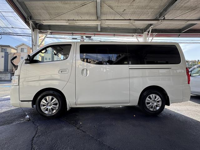 NV350キャラバンバン ロングプレミアムGX 修復歴無し・禁煙車・ナビ・バックカメラ・BT・CD・DVD・ETC・ドラレコ・リアエアコン・ベッドキット・フルフラットシート・両側スライドドア・HIDライト・スマートキー・プッシュスタート・(20枚目)