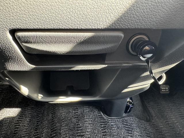 NV350キャラバンバン ロングプレミアムGX 修復歴無し・禁煙車・ナビ・バックカメラ・BT・CD・DVD・ETC・ドラレコ・リアエアコン・ベッドキット・フルフラットシート・両側スライドドア・HIDライト・スマートキー・プッシュスタート・(35枚目)