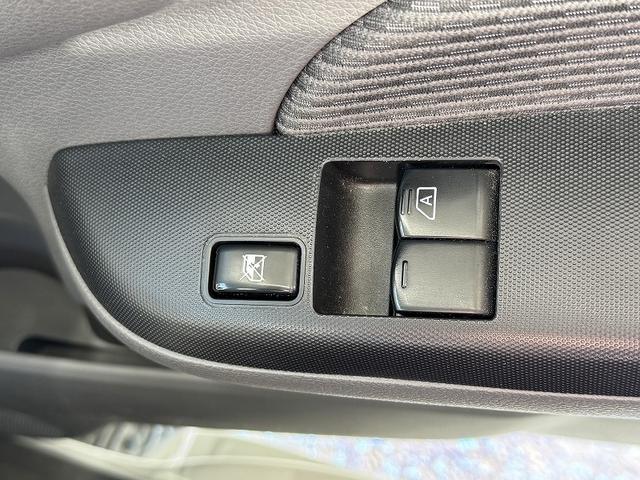 NV350キャラバンバン ロングプレミアムGX 修復歴無し・禁煙車・ナビ・バックカメラ・BT・CD・DVD・ETC・ドラレコ・リアエアコン・ベッドキット・フルフラットシート・両側スライドドア・HIDライト・スマートキー・プッシュスタート・(40枚目)