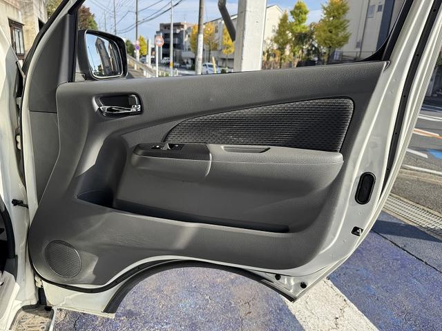 NV350キャラバンバン ロングプレミアムGX 修復歴無し・禁煙車・ナビ・バックカメラ・BT・CD・DVD・ETC・ドラレコ・リアエアコン・ベッドキット・フルフラットシート・両側スライドドア・HIDライト・スマートキー・プッシュスタート・(41枚目)