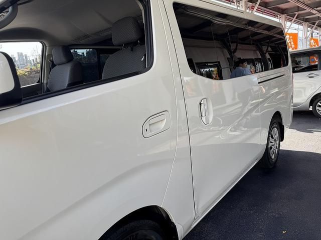NV350キャラバンバン ロングプレミアムGX 修復歴無し・禁煙車・ナビ・バックカメラ・BT・CD・DVD・ETC・ドラレコ・リアエアコン・ベッドキット・フルフラットシート・両側スライドドア・HIDライト・スマートキー・プッシュスタート・(45枚目)