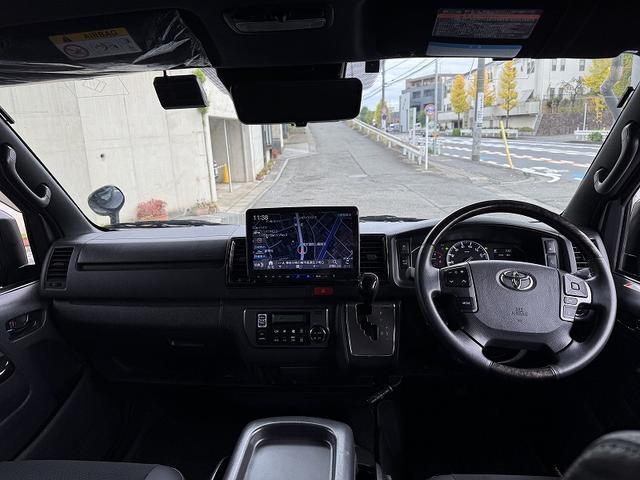 ハイエースバン スーパーGL ダークプライムII 11型ナビTV・全方位モニタ・BT・HDMI・外LEDテール・ハーモフレック足・スマートキー・黒ハーフレザーシート・ウッドコンビハンドル・WEDSアルミ・オールテレーンタイヤ・前後ドラレコ・ETC(2枚目)