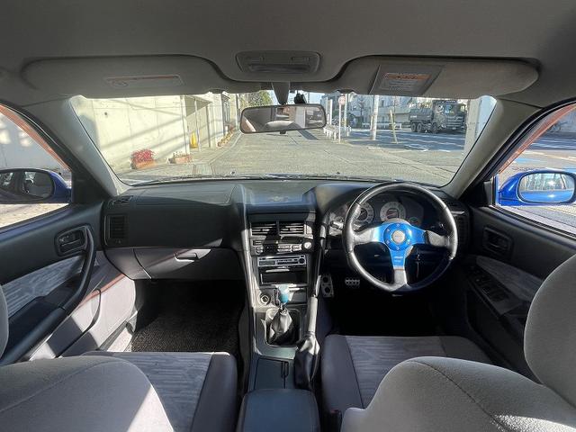 スカイライン ＧＴ　修復歴無し・純正５速ＭＴ車・純正ベイサイドブルー・タイミングベルト交換済み（２０２３．１０．１１．２０２８２６ｋｍ時）・ＭＯＭＯステアリング・柿本改マフラー・ＥＴＣ・（2枚目）