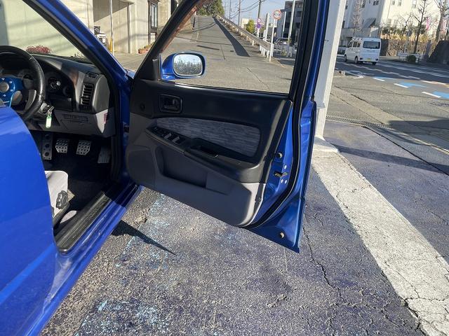 スカイライン ＧＴ　修復歴無し・純正５速ＭＴ車・純正ベイサイドブルー・タイミングベルト交換済み（２０２３．１０．１１．２０２８２６ｋｍ時）・ＭＯＭＯステアリング・柿本改マフラー・ＥＴＣ・（45枚目）