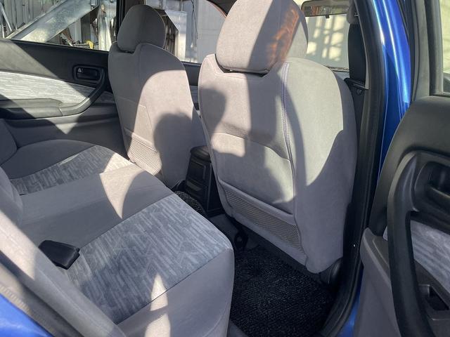 スカイライン ＧＴ　修復歴無し・純正５速ＭＴ車・純正ベイサイドブルー・タイミングベルト交換済み（２０２３．１０．１１．２０２８２６ｋｍ時）・ＭＯＭＯステアリング・柿本改マフラー・ＥＴＣ・（52枚目）