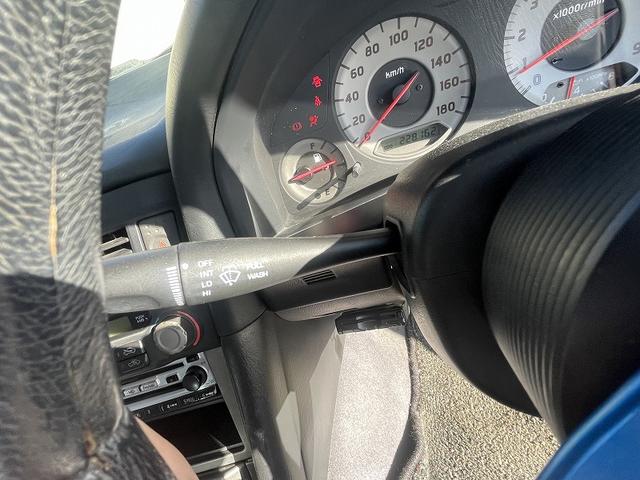 スカイライン ＧＴ　修復歴無し・純正５速ＭＴ車・純正ベイサイドブルー・タイミングベルト交換済み（２０２３．１０．１１．２０２８２６ｋｍ時）・ＭＯＭＯステアリング・柿本改マフラー・ＥＴＣ・（70枚目）