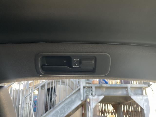 フェアレディZ バージョンR ツインターボ 禁煙車・ワンオーナー車・純正5速MT・記録簿有ツインターボ・Tバールーフ・2by2・BBS18インチアルミ・クスコ車高調・純正レカロシート・HID・純正ミッドナイトパープル・走行5.2万キロ・ETC・(77枚目)