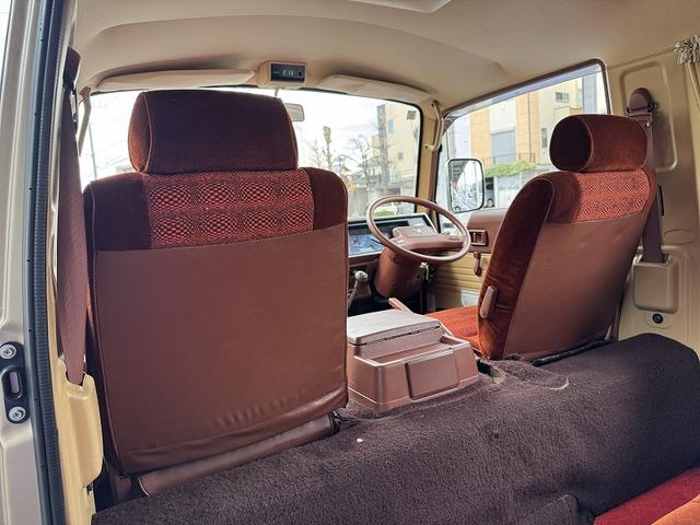 キャラバンコーチ ＳＧＬ　シルクロードリミテッド・ワンオーナー車・修復歴無し・禁煙車・２列目回転シート・走行３１５８４ｋｍ・後期・角目４灯・大型サンルーフ・ノーマル車・５速マニュアル・エアコン・パワステ・リアヒーター（68枚目）