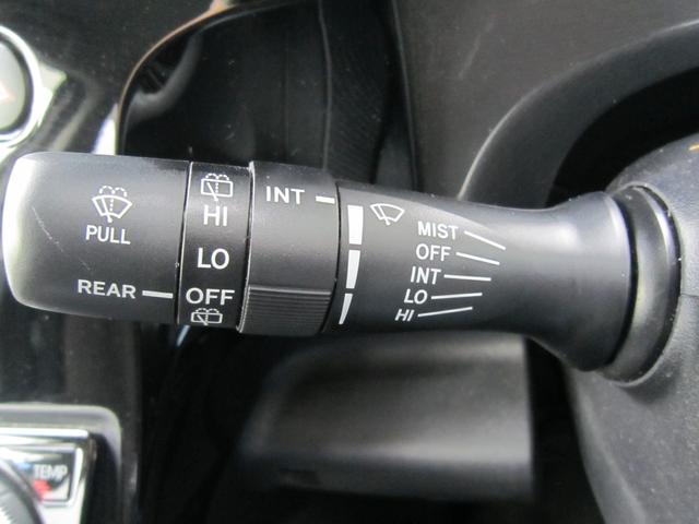 アクア Ｇ　純正ナビＴＶＢカメラ・ＥＴＣ・クルコン・シートヒーター・スマートキー・ＬＥＤヘッドライト・ＬＥＤフォグランプ・ナノイーオートエアコン・レーンキープアラート・オートライト・追突軽減・記録簿・禁煙車（16枚目）