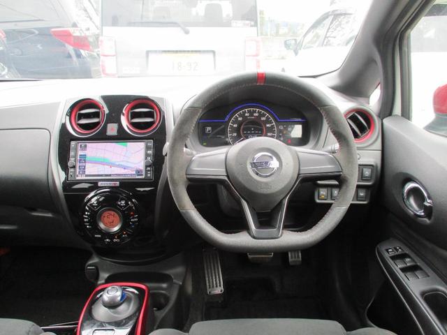 ノート e-パワーニスモ 純正ナビTVBカメラ・ETC・追突軽減・踏み間違い防止・コーナーセンサー・Bluetooth・NISMO専用シート・アルミ・フロエアロ・オートエアコン・記録簿・禁煙車(18枚目)