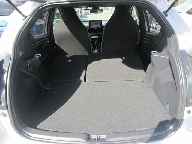 ヤリス ハイブリッドG E-Four・純正ナビ360度カメラ・追従クルコン・スマートキー・ドラレコ・禁煙車・Bluetooth・AppleCarPlay・AndroidAuto・USB・ブラインドスポットモニタ・100V電源(15枚目)