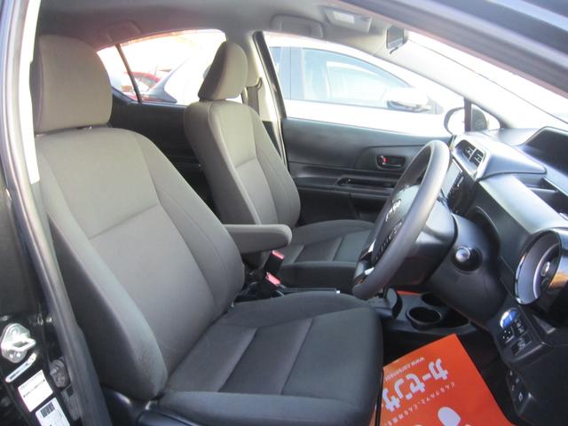 アクア Ｓスタイルブラック　純正ナビＴＶバックカメラ・追突軽減ブレーキ・レーンキープアラート・スマートキー・プッシュスタート・Ｂｌｕｅｔｏｏｔｈ・オートエアコン・オートライト・記録簿・取扱説明書・禁煙車（11枚目）