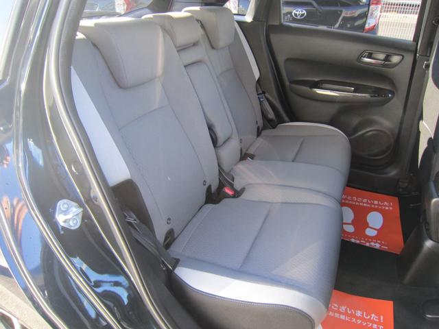 フィット ｅ：ＨＥＶネス　純正９インチナビ・バックカメラ・ＥＴＣ・前後ドラレコ・クルーズコントロール・Ｂｌｕｅｔｏｏｔｈ・ＬＥＤフォグランプ・電動パーキング・ソナー・レーンキープアラート・スマートキー・禁煙車・記録簿（12枚目）