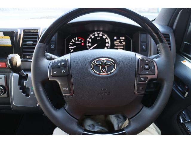 ハイエースバン ロングスーパーGL ダークプライムS 登録済未使用車 デジタルインナー パノラミックビュー 両側パワースライドドア ハーフレザーシート LEDヘッドライト フォグランプ トヨタセーフティセンス プッシュスタートスマートキー フロアマット(7枚目)