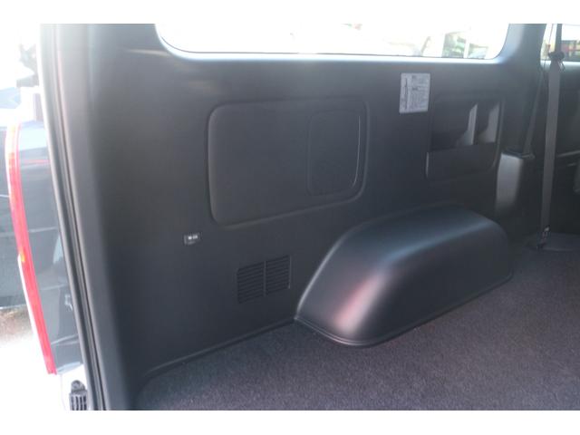 ハイエースバン ロングスーパーGL ダークプライムS 登録済未使用車 デジタルインナー パノラミックビュー 両側パワースライドドア ハーフレザーシート LEDヘッドライト フォグランプ トヨタセーフティセンス プッシュスタートスマートキー フロアマット(26枚目)