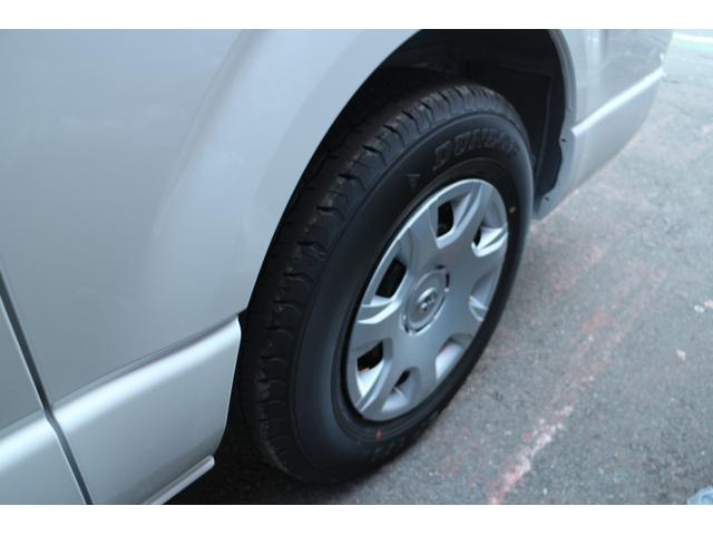 ハイエースバン ロングスーパーGL ダークプライムS 登録済未使用車 デジタルインナー パノラミックビュー 両側パワースライドドア ハーフレザーシート LEDヘッドライト フォグランプ トヨタセーフティセンス プッシュスタートスマートキー フロアマット(30枚目)