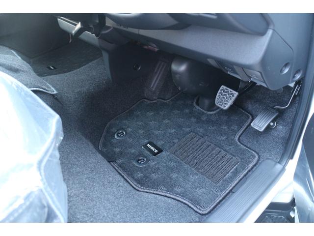 ハイエースバン ロングスーパーGL ダークプライムS 登録済未使用車 デジタルインナー パノラミックビュー 両側パワースライドドア ハーフレザーシート LEDヘッドライト フォグランプ トヨタセーフティセンス プッシュスタートスマートキー フロアマット(37枚目)