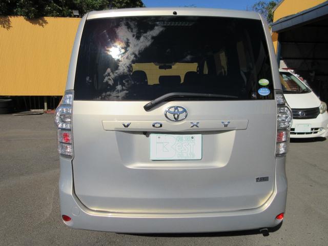 ヴォクシー Ｘ　Ｌエディション　アルパイン８インチナビ　バックカメラ　地デジＴＶ　ＤＶＤ再生　アルパインリアモニター　プッシュスタート　スマートキー　ＥＴＣ　両側パワースライドドア　ＨＩＤヘッドライト　フォグ　８人乗り　純正アルミ（46枚目）