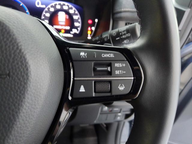 ステップワゴン ｅ：ＨＥＶスパーダプレミアムライン　７人　マルチビューカメラ　前後ドラレコ　メモリーナビ　Ｂｌｕｅｔｏｏｔｈ　ＥＴＣ　ＬＥＤヘッドライト・フォグライト　オートライト　シートヒーター　ブラインドスポットインフォメーション　ＵＳＢ　Ｆセグ（11枚目）
